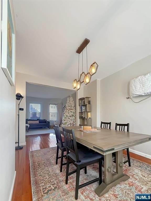 365 3rd St - Photo 7 of 31