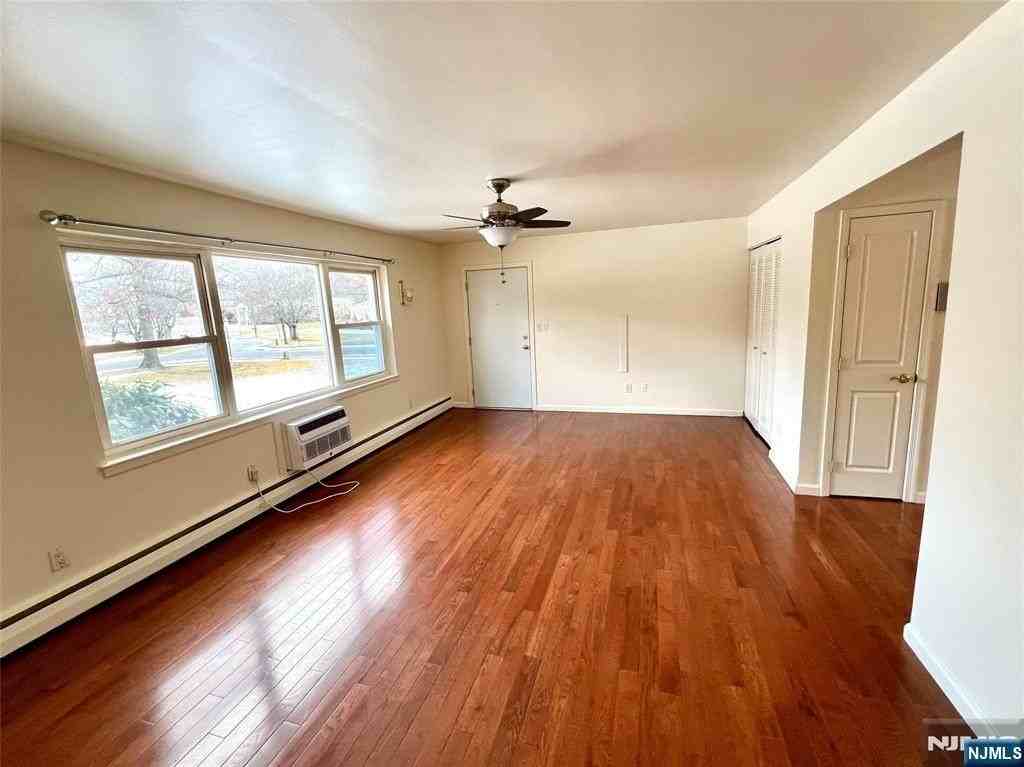 1 Rustic Cir ## 1c - Photo 3 of 9