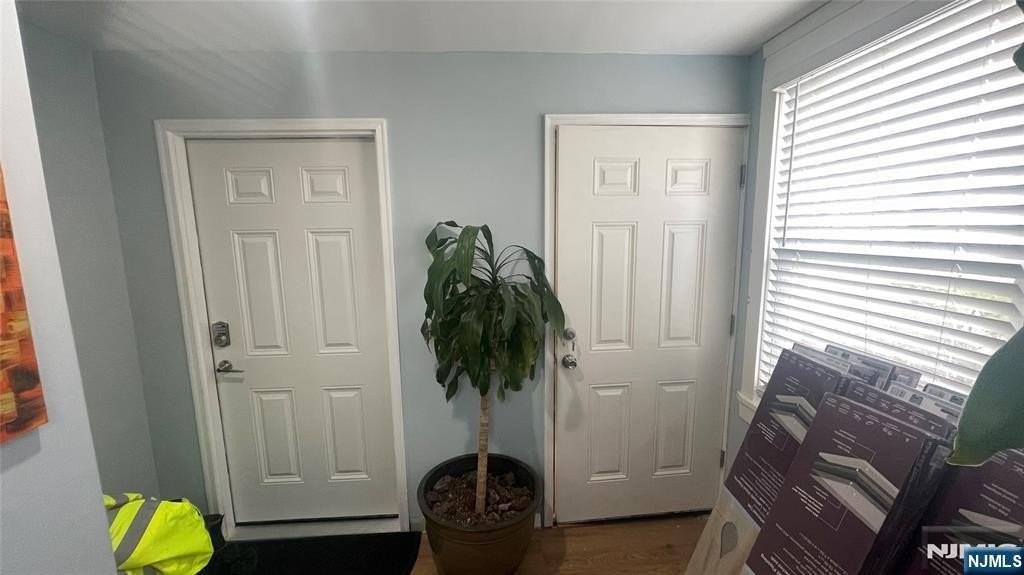 156 Hudson Ave - Photo 4 of 15