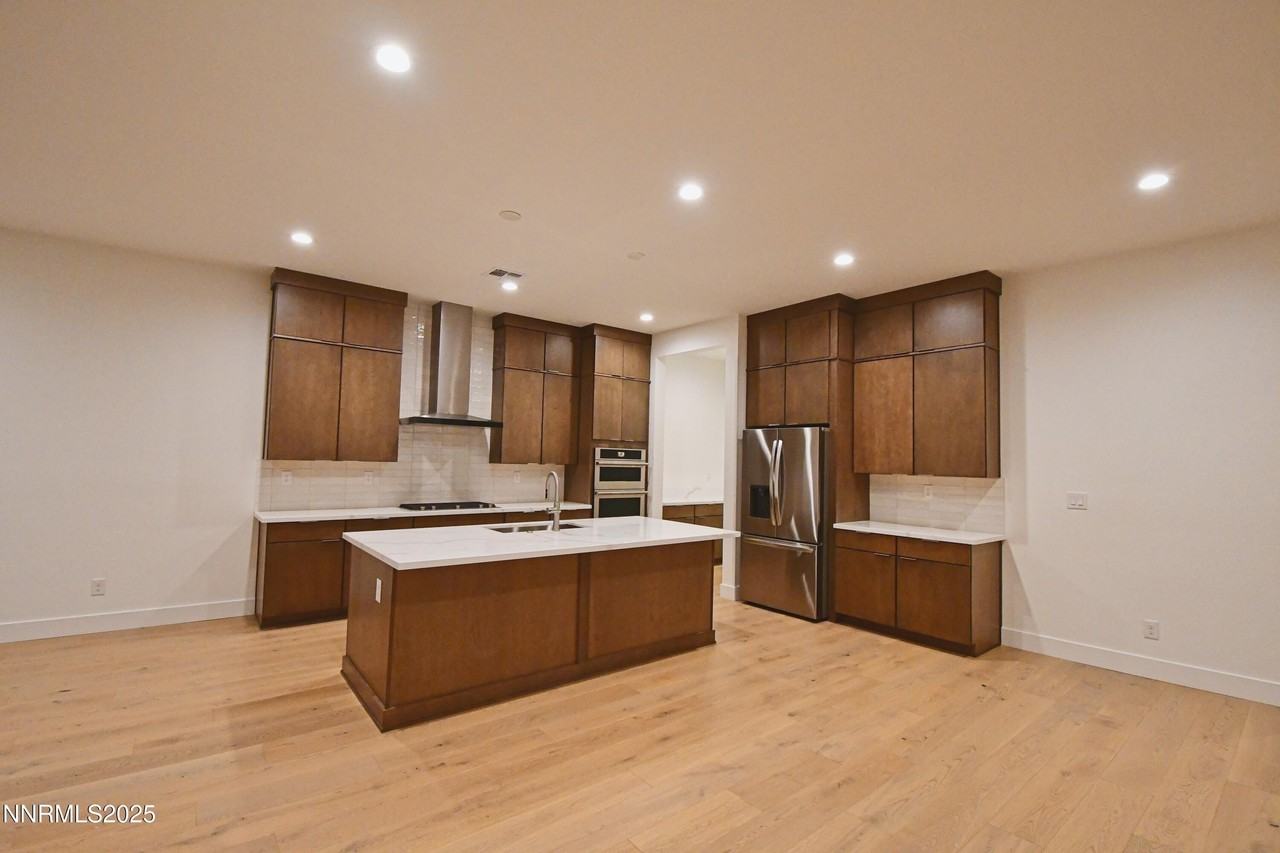 7587 Calypso Dr - Photo 5 of 39