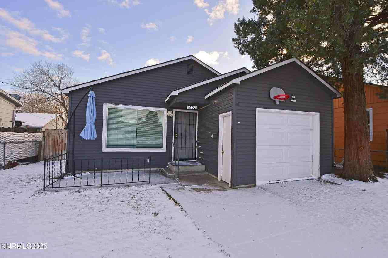 1607 H St - Photo 2 of 19