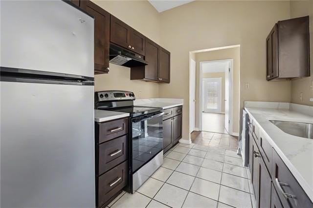 300 Lionel Ct - Photo 3 of 12