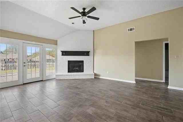 300 Lionel Ct - Photo 5 of 12