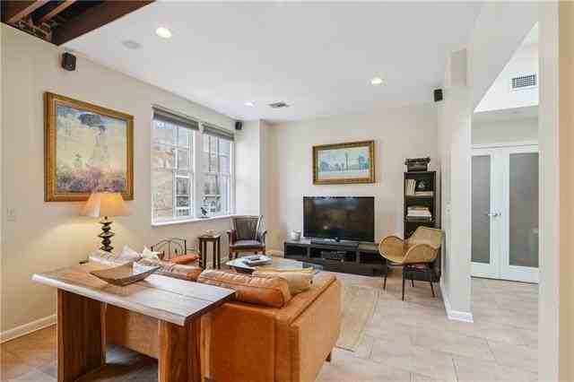 706 Girod St - Photo 3 of 29