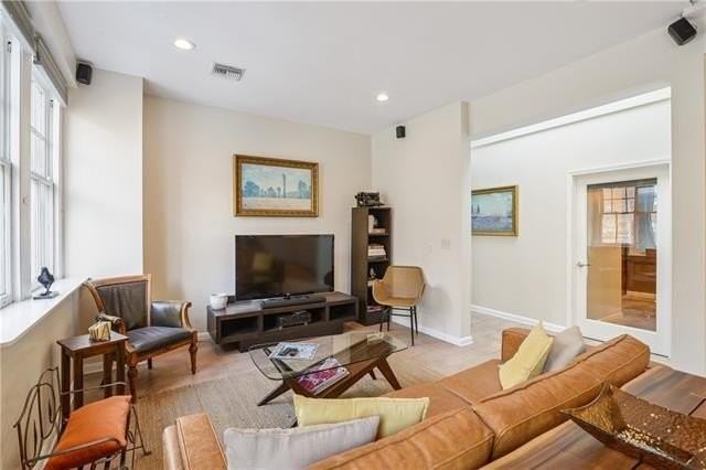 706 Girod St - Photo 4 of 29