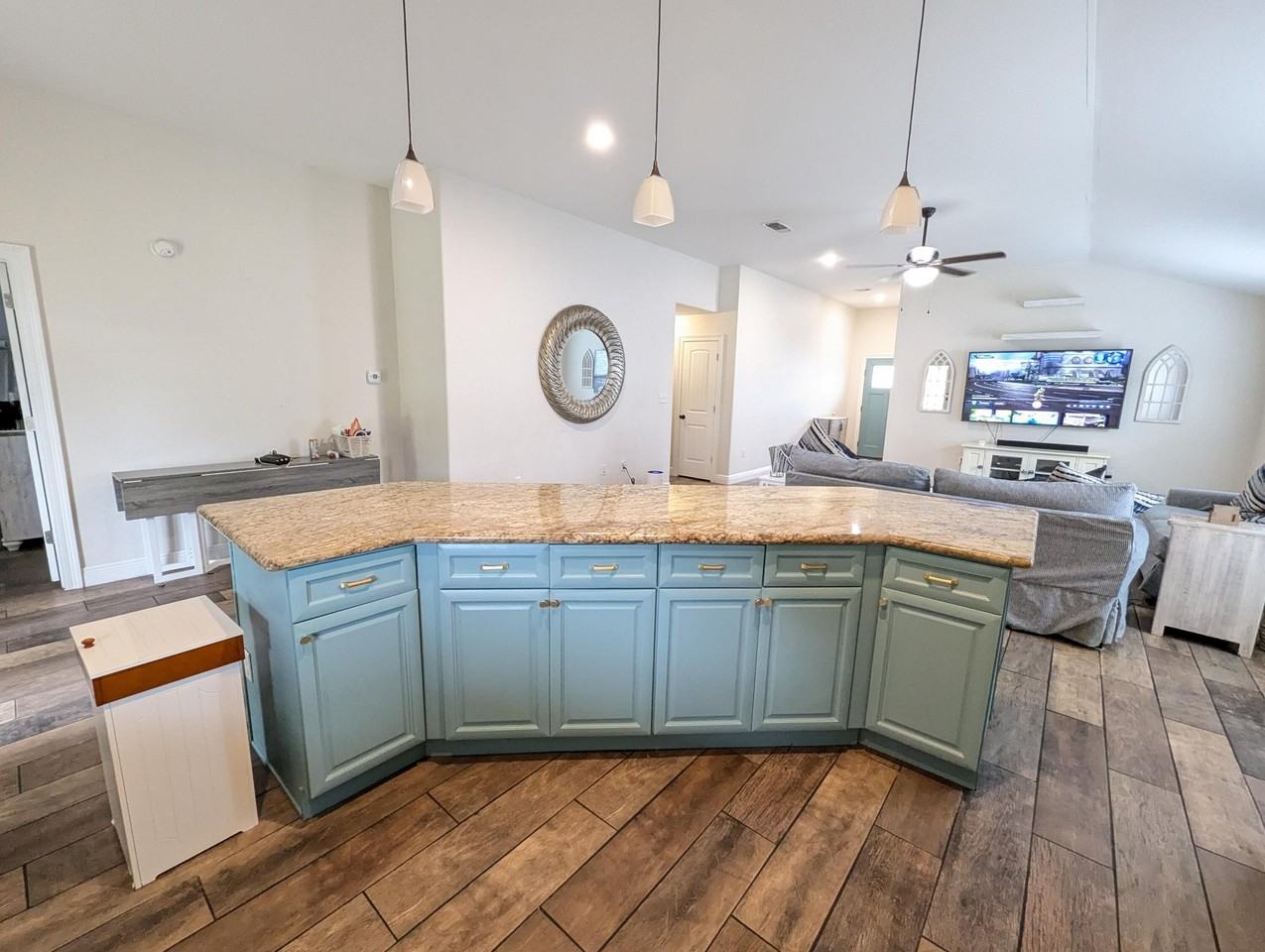 1880 Presidio St - Photo 6 of 15