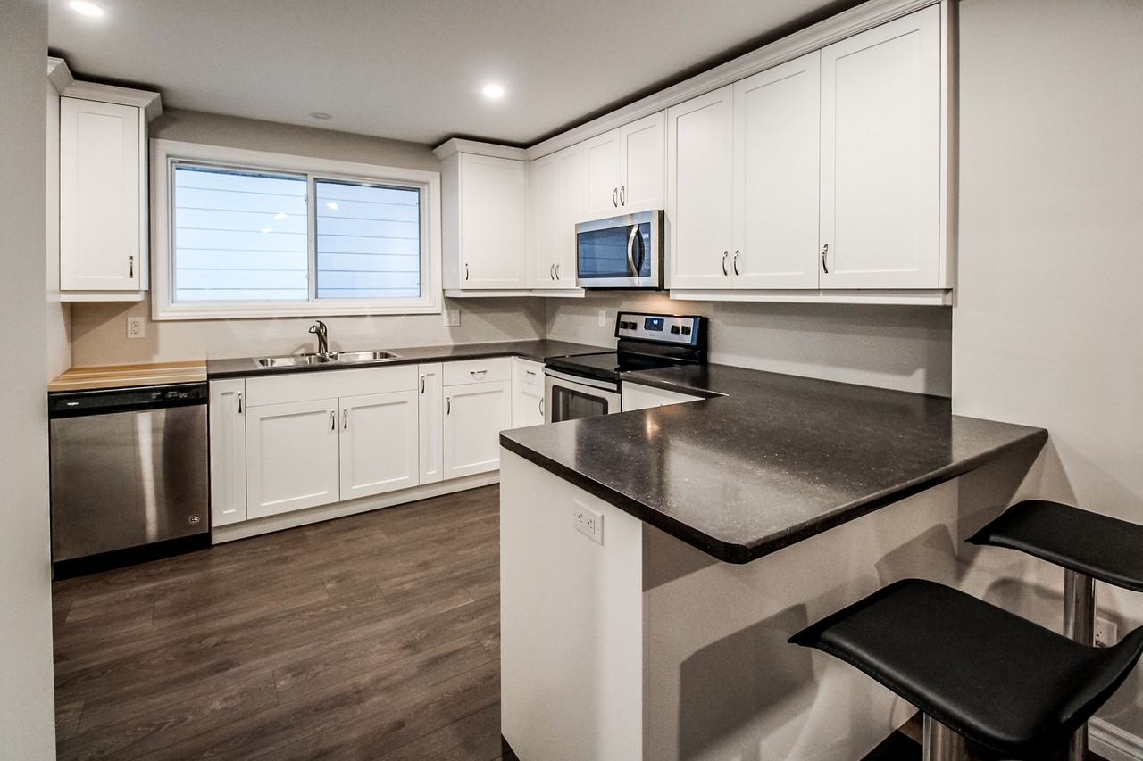 668 Highpoint Ave #1UPPER - Photo 6 of 24