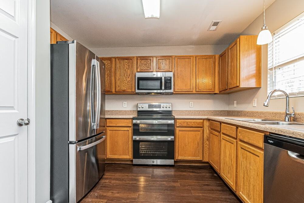 1017 Early Rise St - Photo 5 of 17