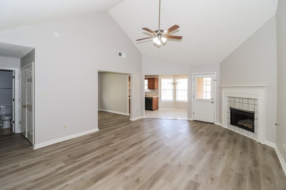 6888 Skylar Mill Ave - Photo 4 of 16