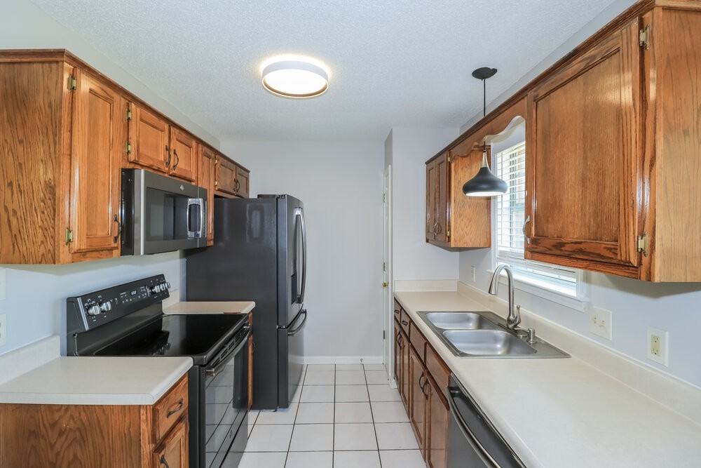 6888 Skylar Mill Ave - Photo 7 of 16