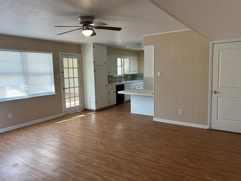 1720 E 49th St - Photo 5 of 13