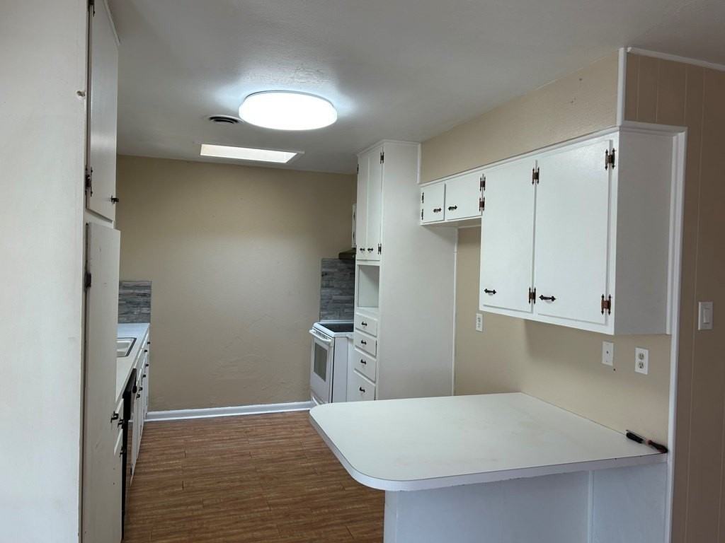 1720 E 49th St - Photo 7 of 13