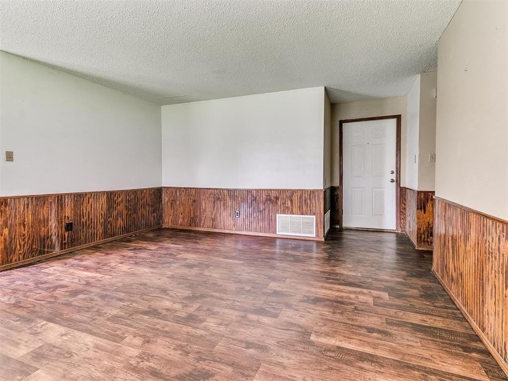 1303 Homeland Ave - Photo 3 of 17