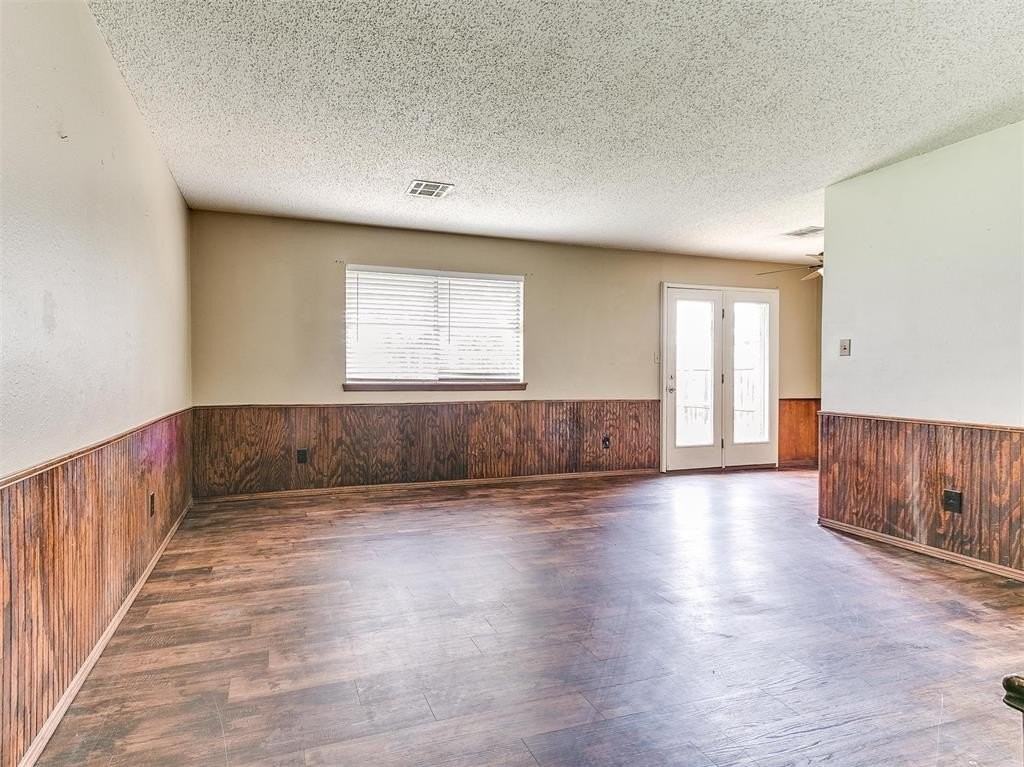 1303 Homeland Ave - Photo 4 of 17