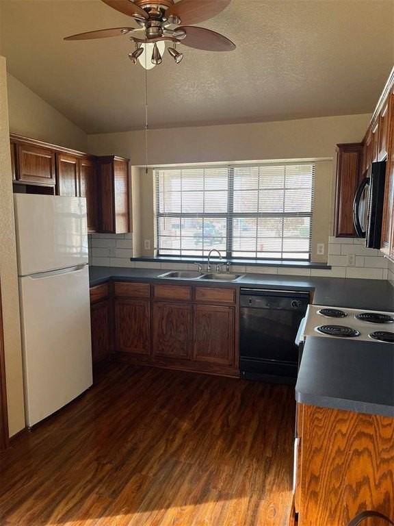 10212 Jetty Ct - Photo 7 of 14