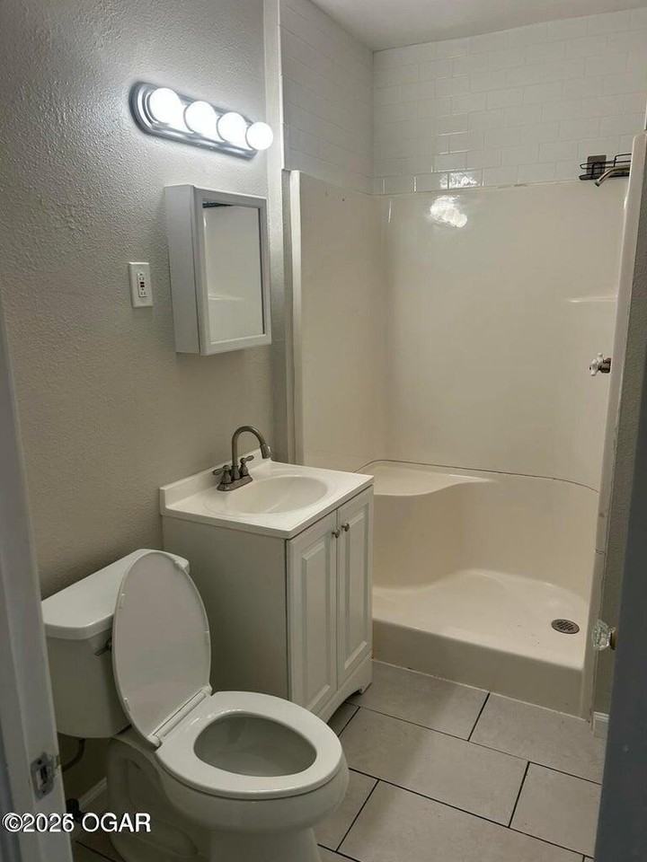 306 N Connor Ave - Photo 4 of 7