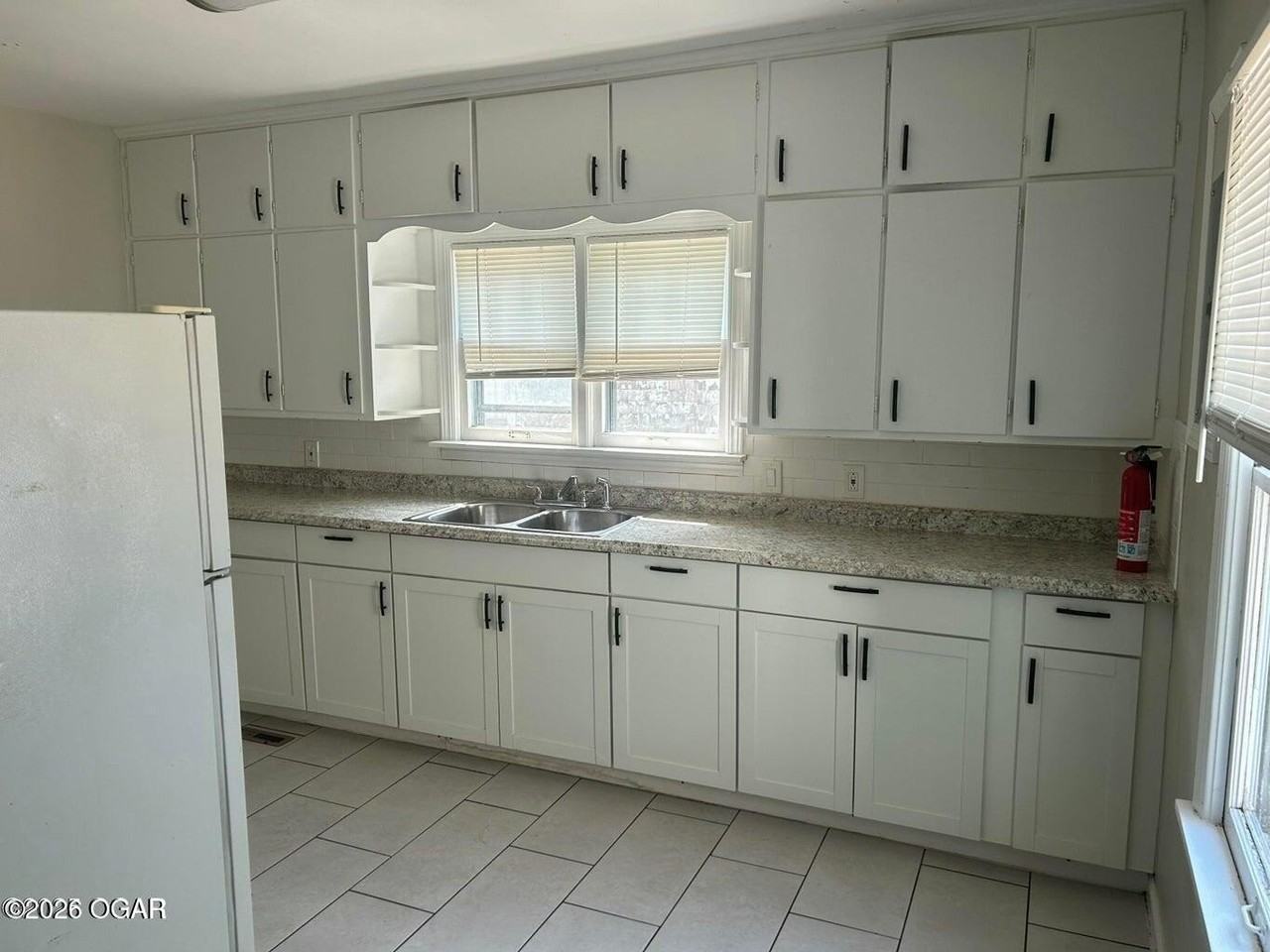 306 N Connor Ave - Photo 6 of 7