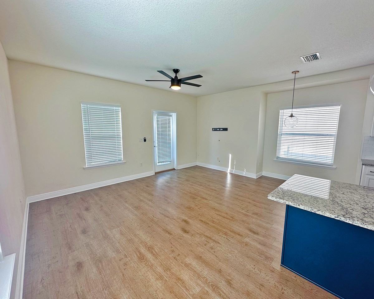 1736 W Walnut St #NA - Photo 5 of 24