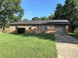 featured image of 1028 Woodbury Pl