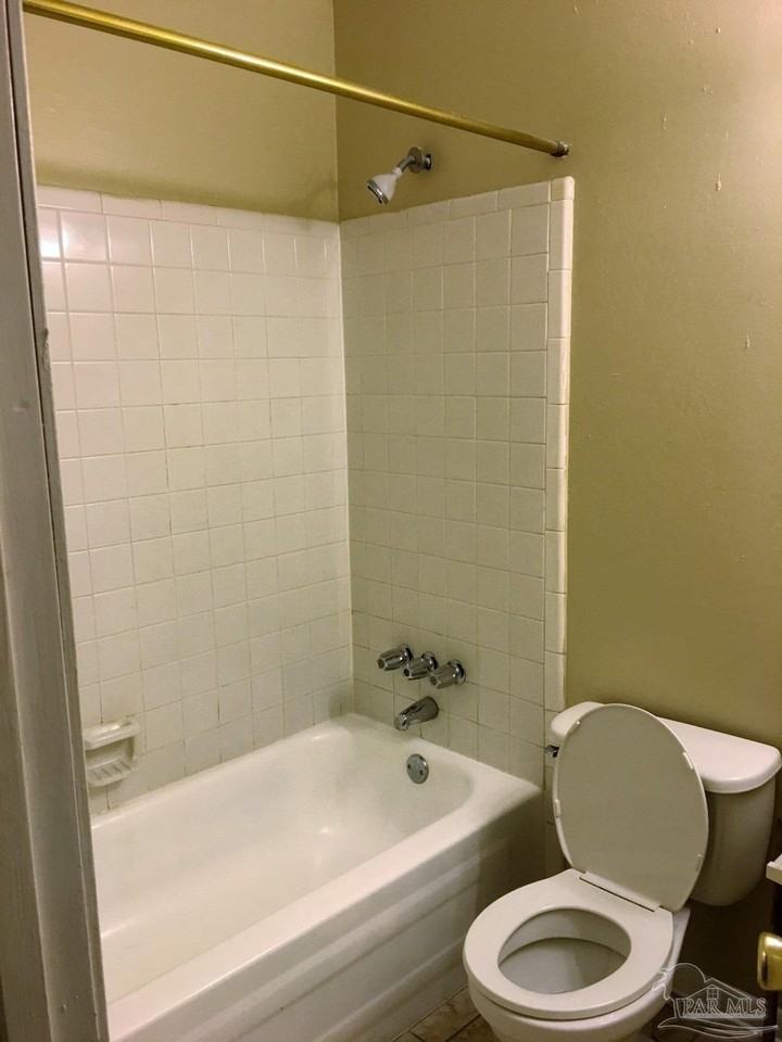 1028 Woodbury Pl - Photo 7 of 9