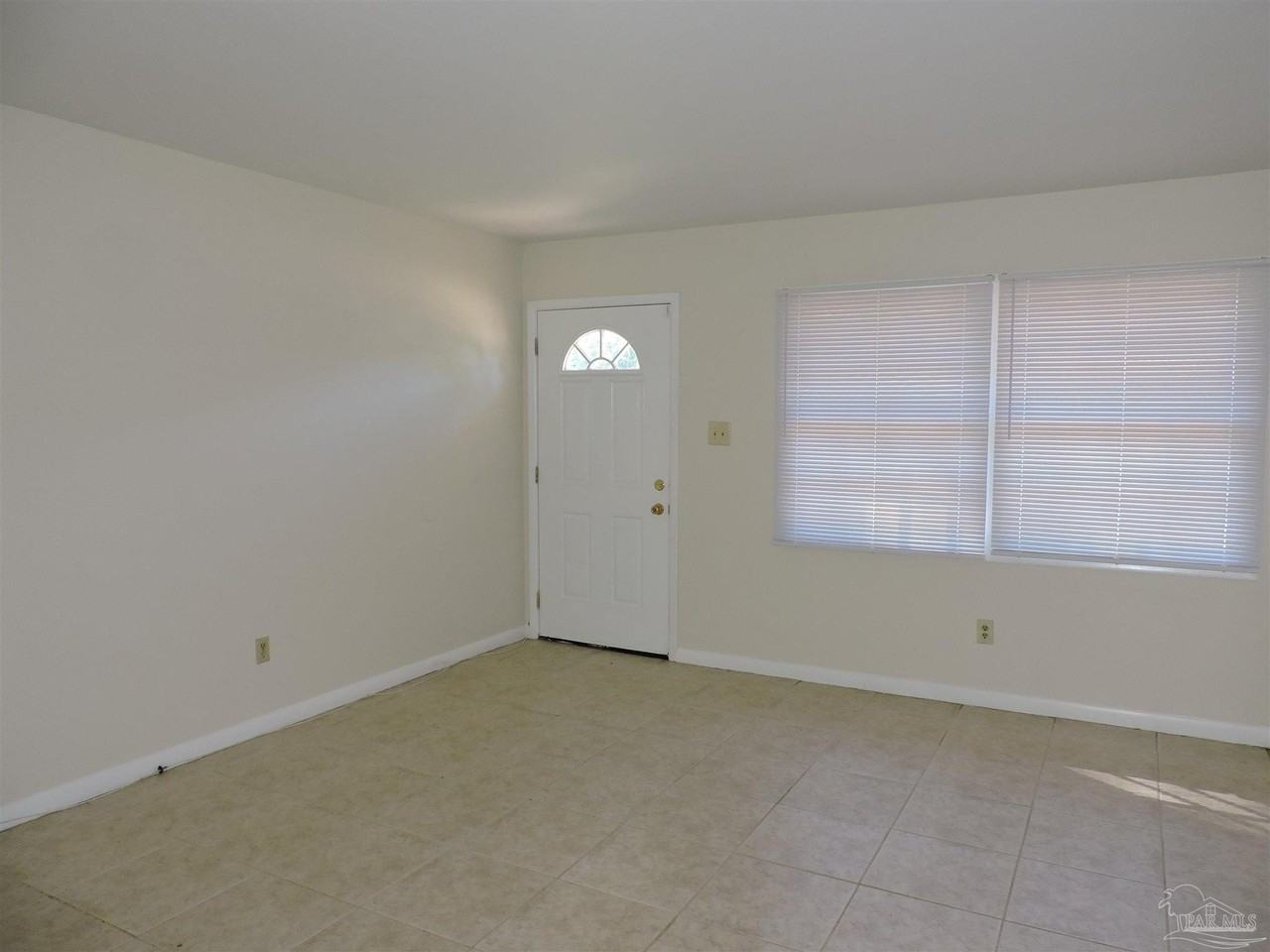 7104 Whirlybird Ave - Photo 2 of 22