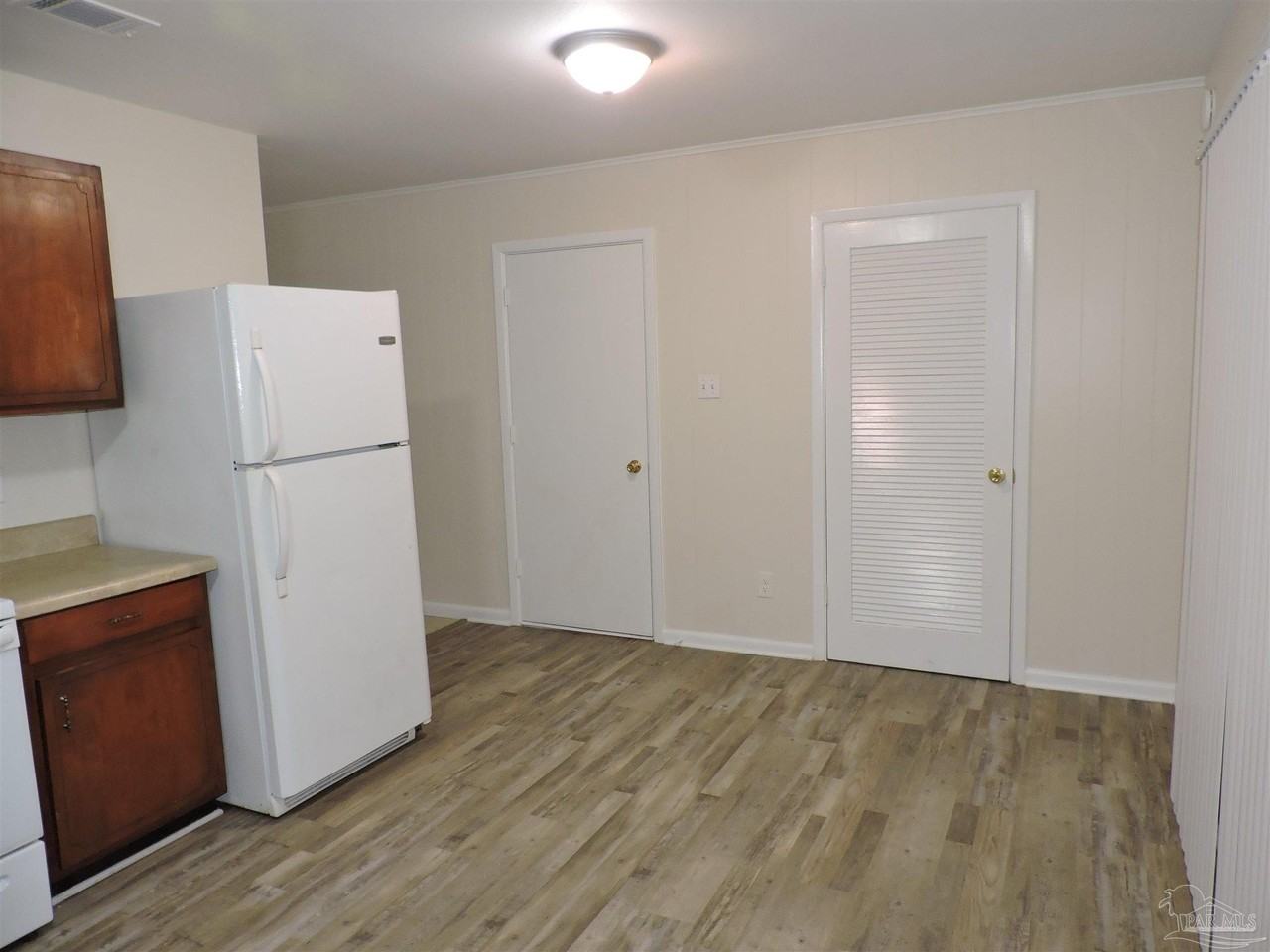 7104 Whirlybird Ave - Photo 6 of 22