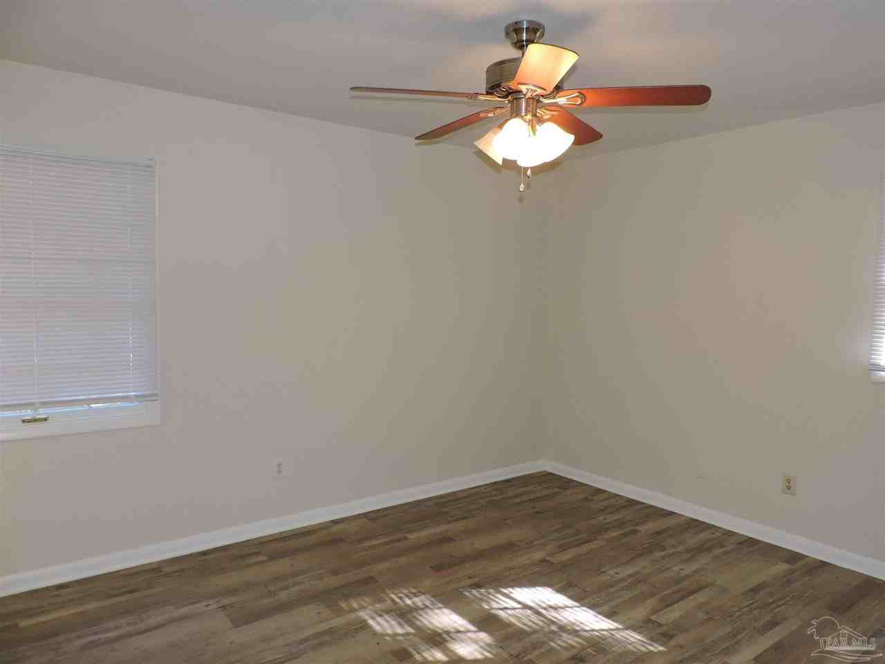 7104 Whirlybird Ave - Photo 7 of 22