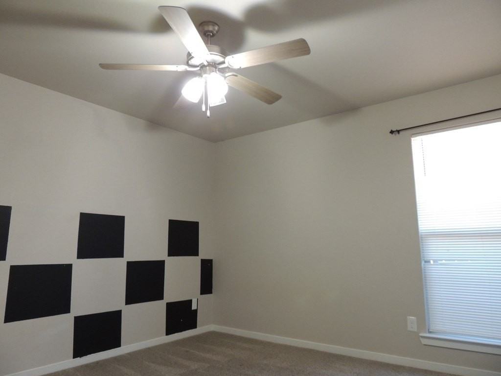 2516 Husk St - Photo 5 of 29