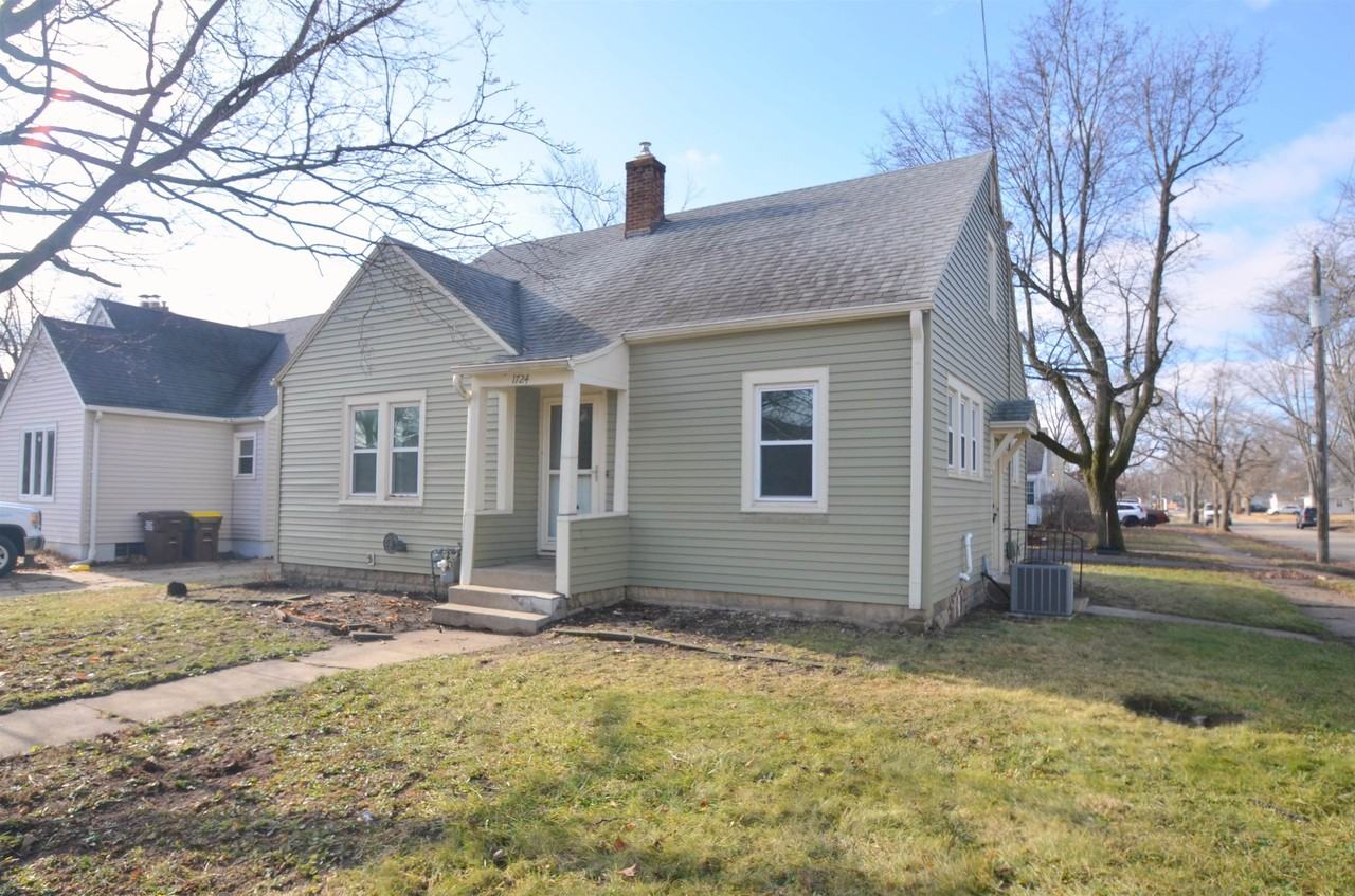 1724 Ridge Ave - Photo 3 of 23