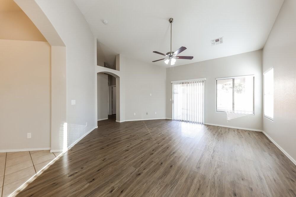 5158 W Vista Ave - Photo 3 of 16