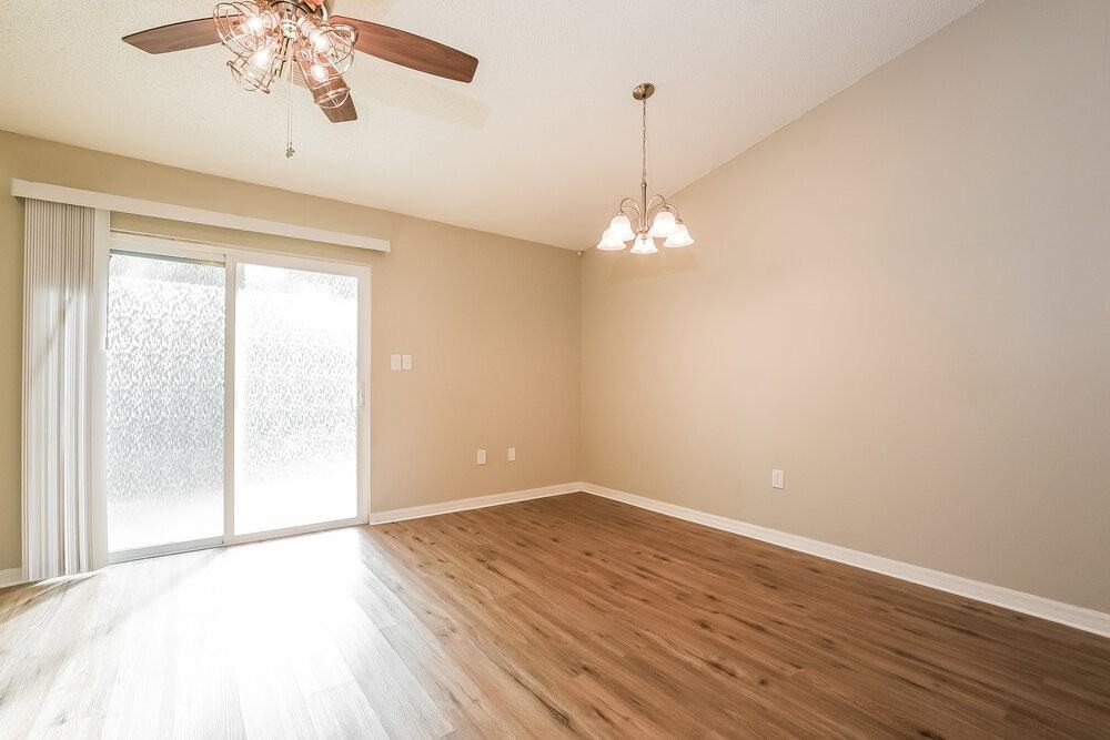 3544 Lake Eleanor Dr - Photo 4 of 16