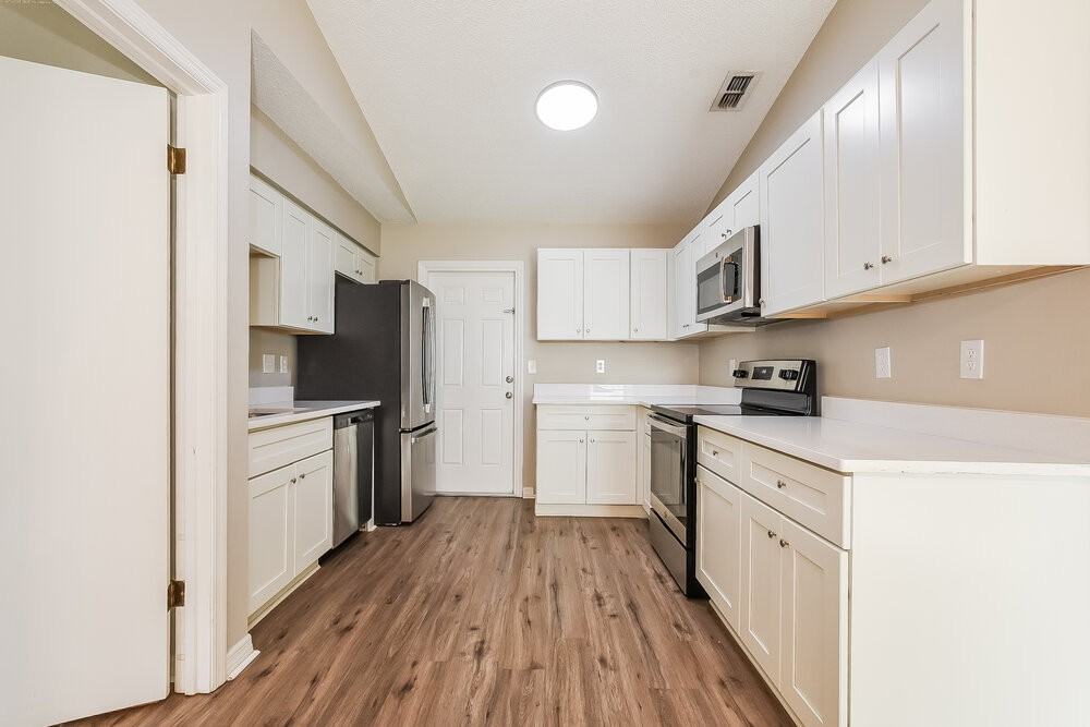 3544 Lake Eleanor Dr - Photo 7 of 16