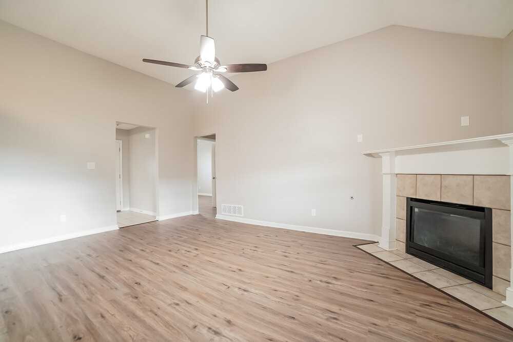 7821 Bailee Ln - Photo 4 of 17