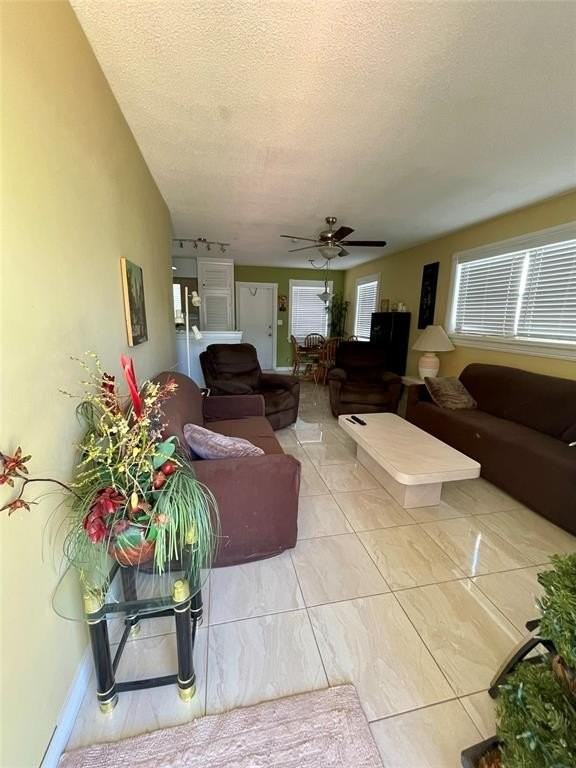 2325 Garfield St #12 - Photo 4 of 14