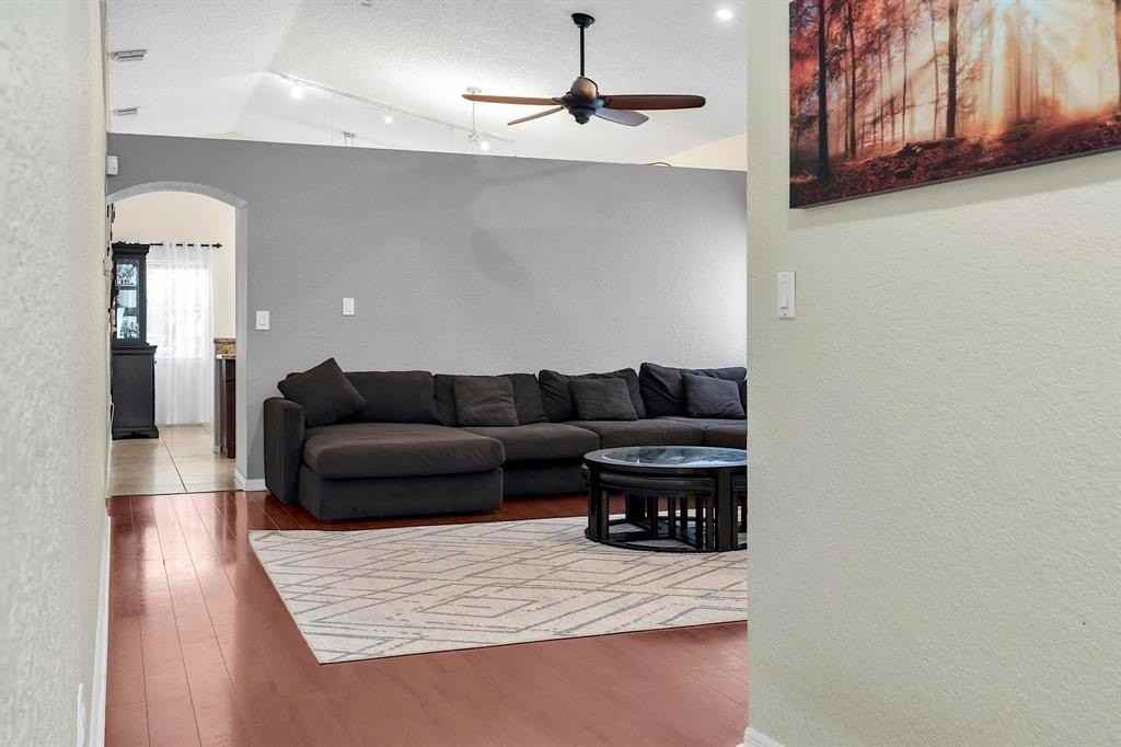 12533 Nw 10th Pl - Photo 6 of 43