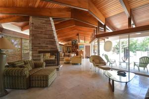 featured image of 2132 Bayview Dr