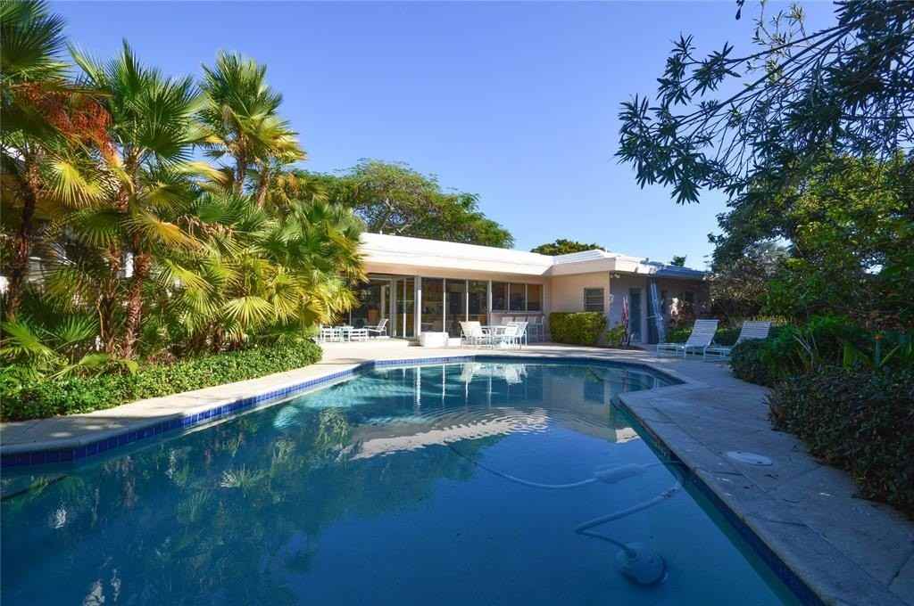 2132 Bayview Dr - Photo 4 of 14