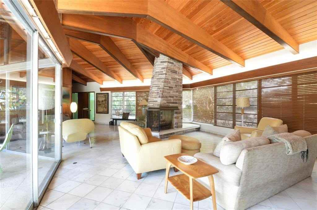 2132 Bayview Dr - Photo 6 of 14