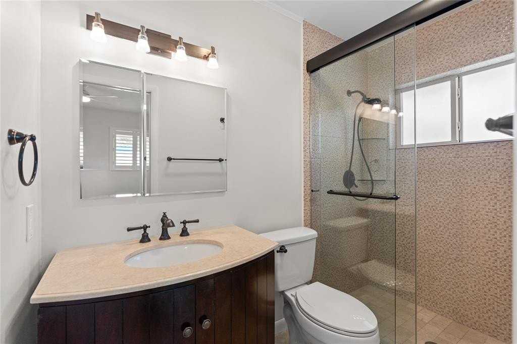 2616 Middle River Dr - Photo 7 of 40