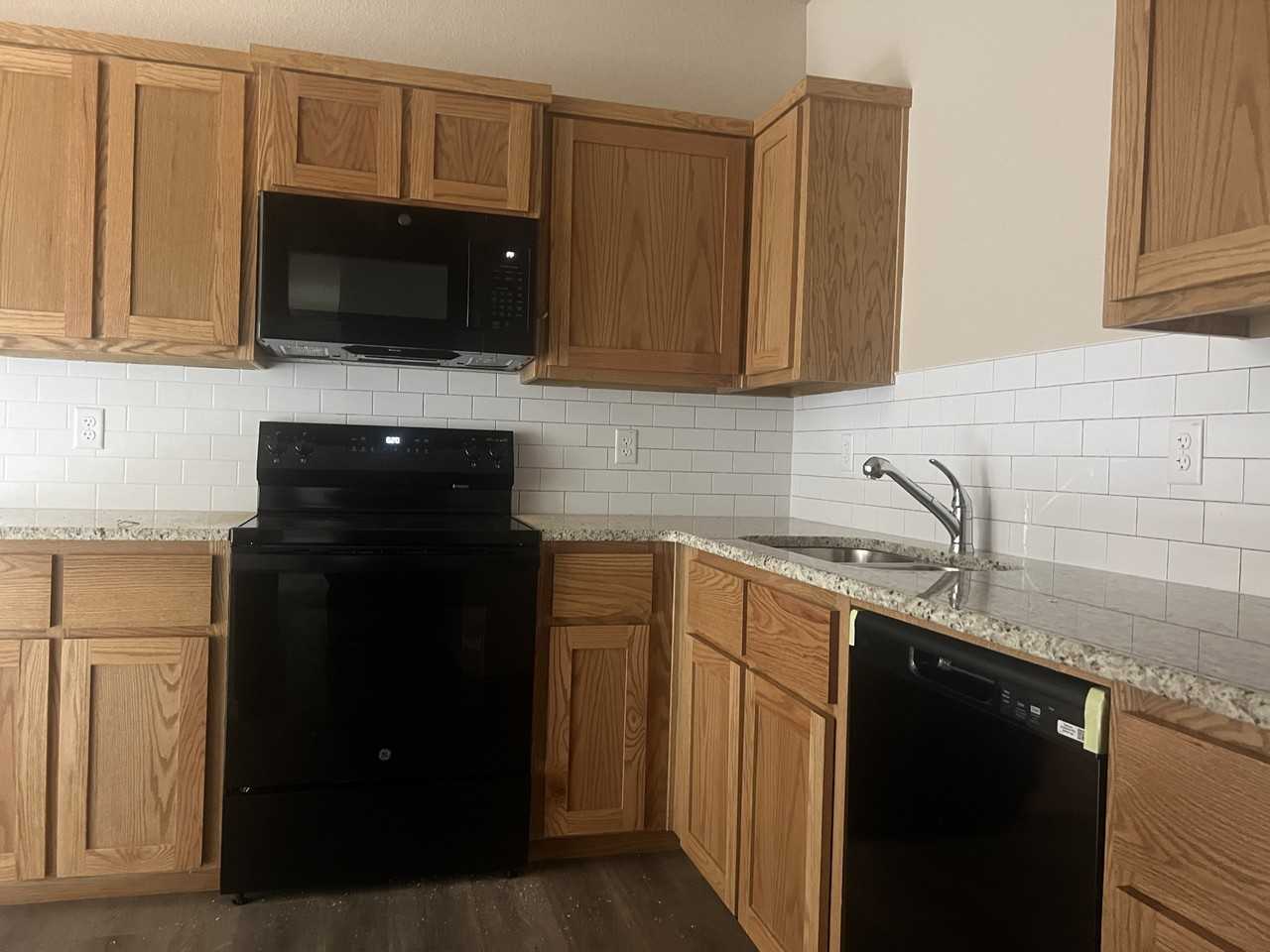 1102 Zora Dr #B - Photo 4 of 15