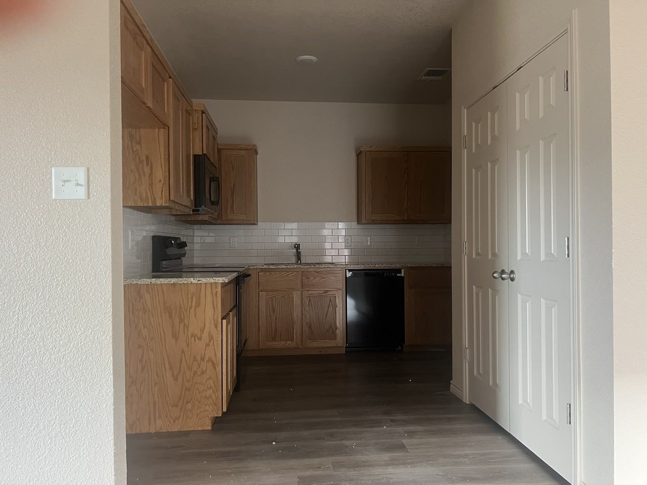 1102 Zora Dr #B - Photo 5 of 15