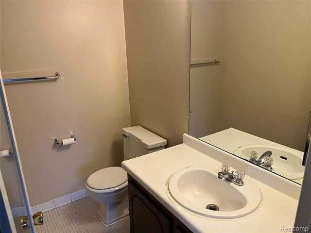 34731 Kimberly Dr #1 - Photo 6 of 12