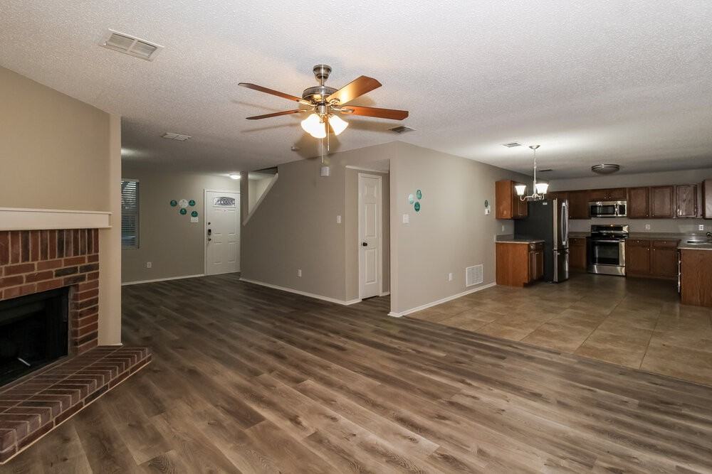 1808 Lariat Dr - Photo 5 of 17