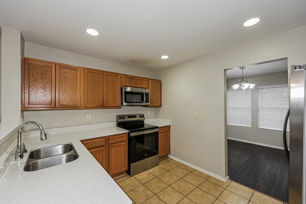 9108 Penny Ln - Photo 7 of 16