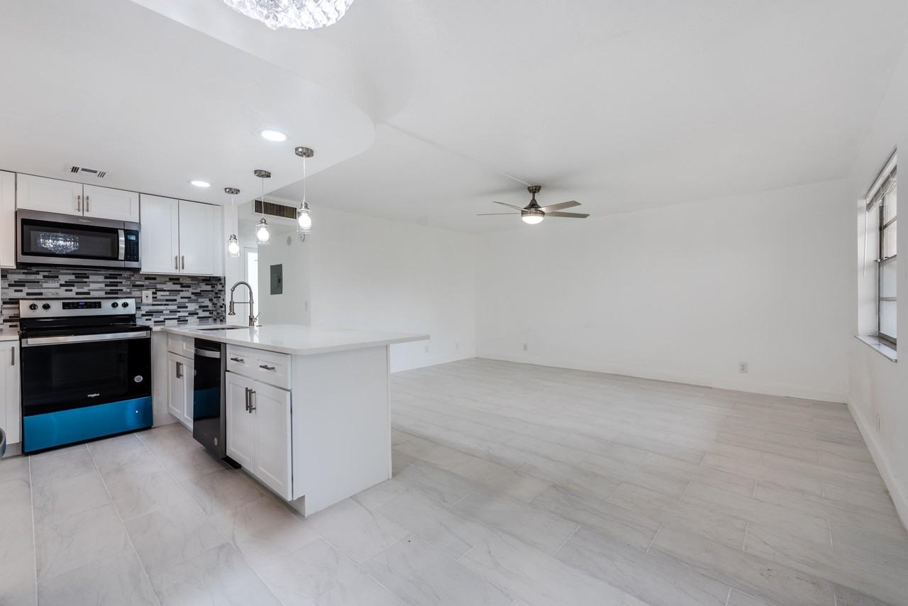 108 Normandy C #C - Photo 7 of 22