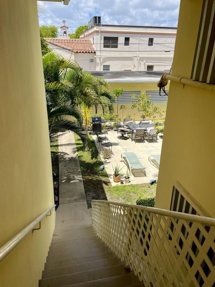 101 N Lakeside Dr #1 - Photo 5 of 26