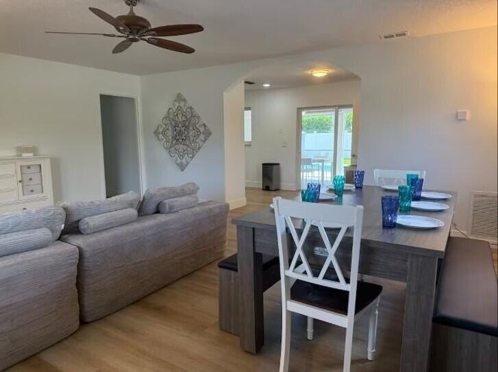 516 E Whitney Dr - Photo 4 of 47