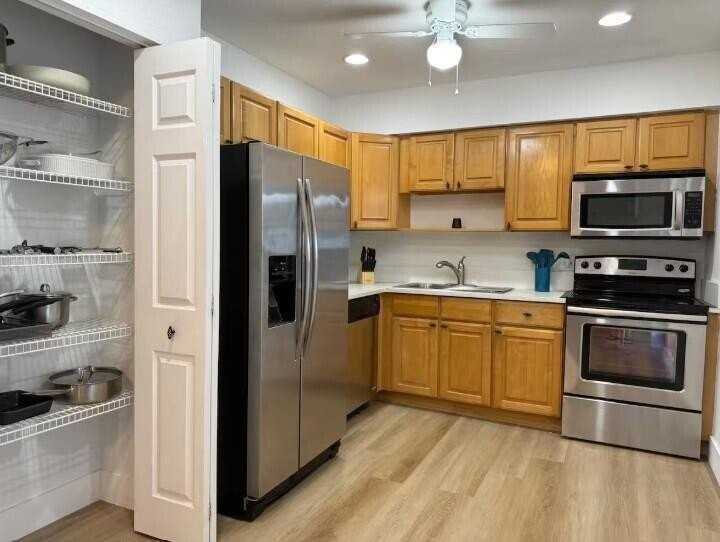 516 E Whitney Dr - Photo 6 of 47