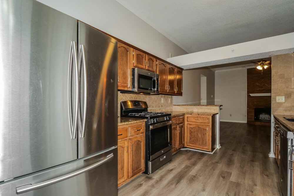 3158 Clubview Cv N - Photo 6 of 16