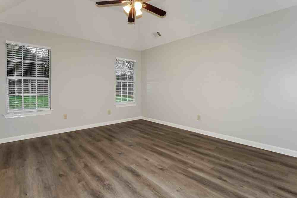 3158 Clubview Cv N - Photo 7 of 16